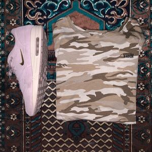Men’s Short Sleeve Camo Print “VIBIN” Shirt